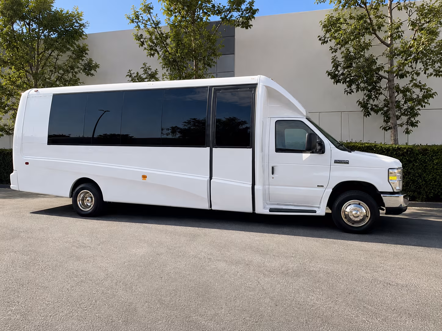 corporate airport transfer buses to salt lake city international
