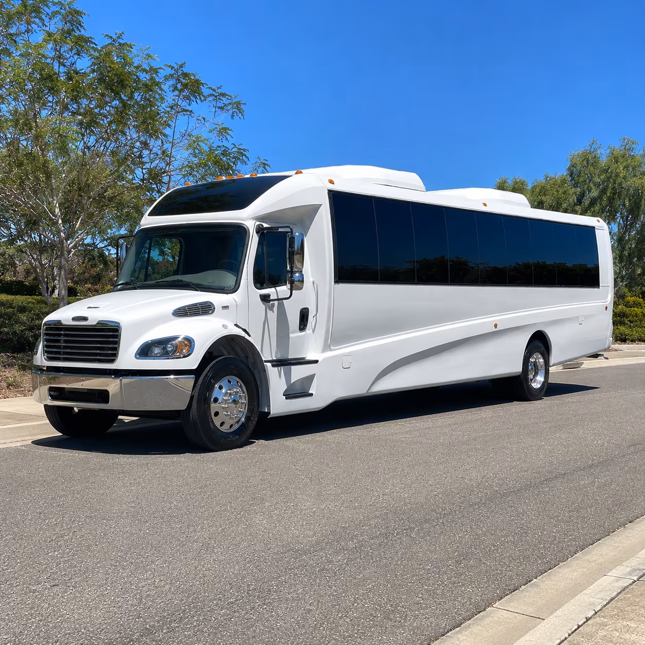 layton 20 passenger minibus