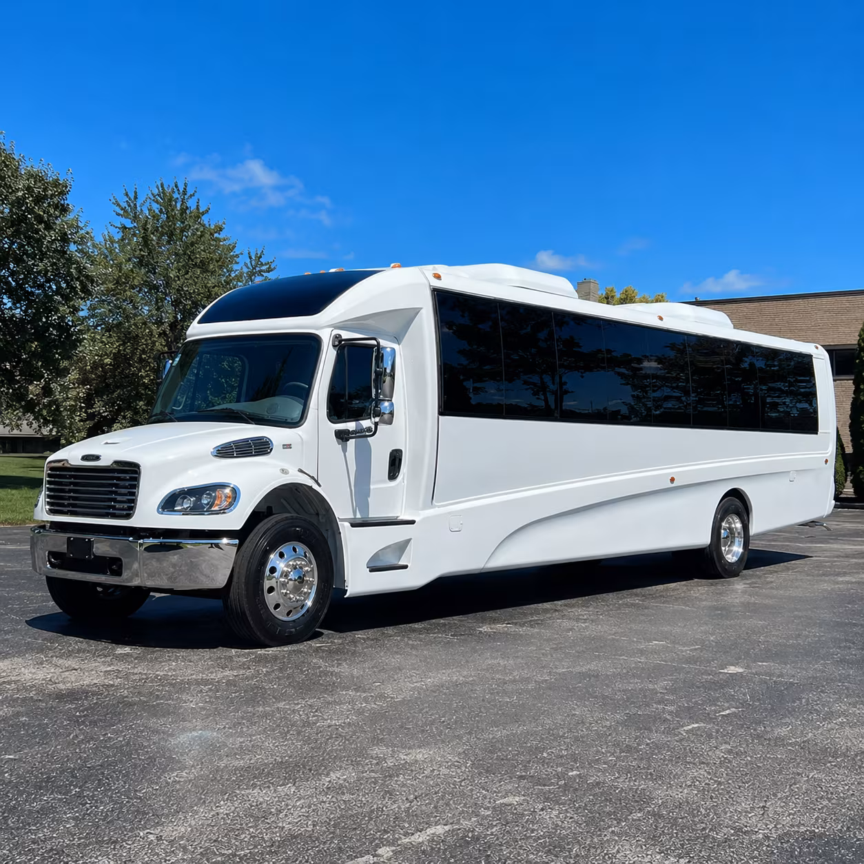 layton 25 passenger minibus