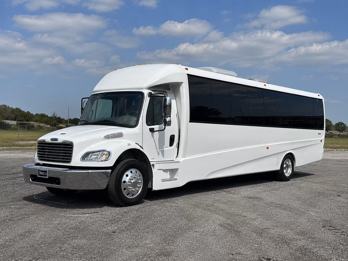 layton 50 passenger party bus