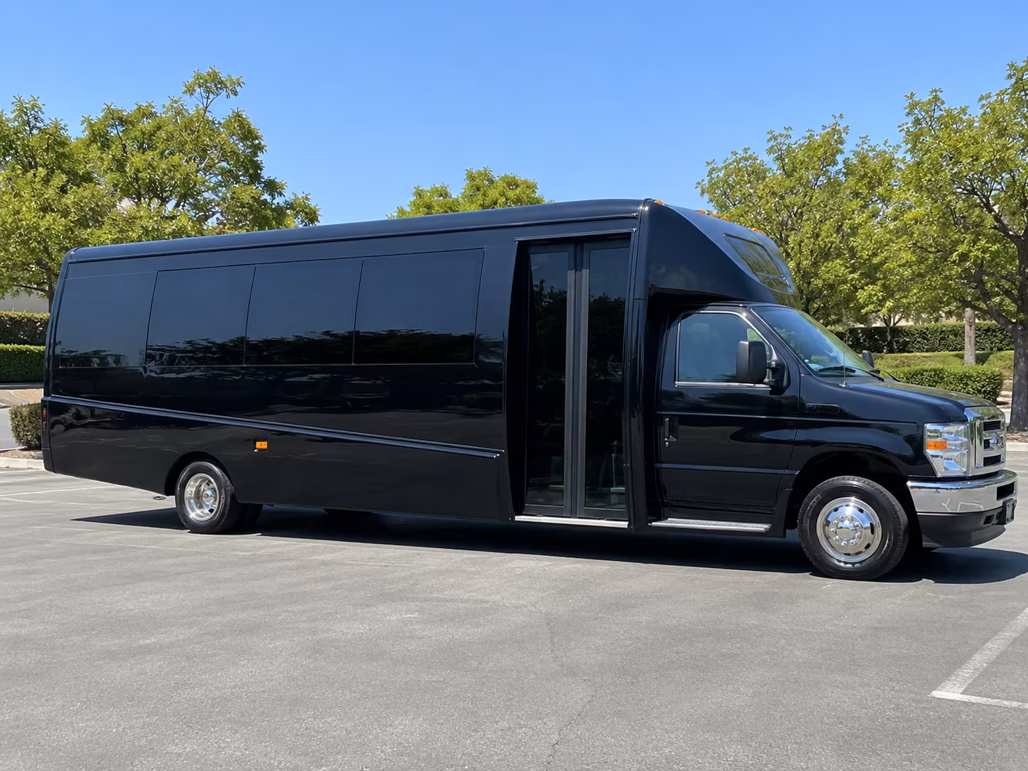 rent a bus in layton for prom dinner transportation before the dance